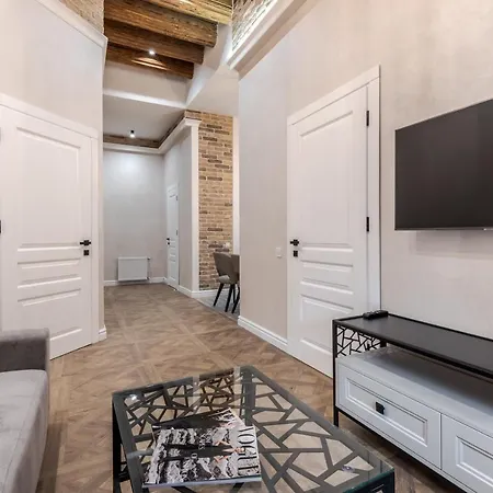 Apartman Rynok Square 2 *