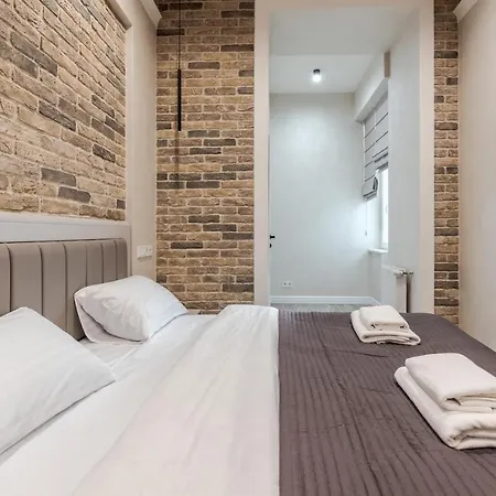 Apartment Rynok Square 2 *