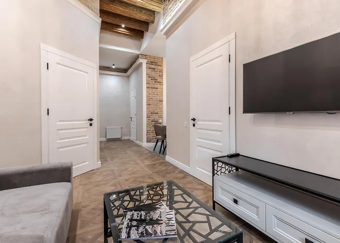 Apartment Rynok Square 2 *